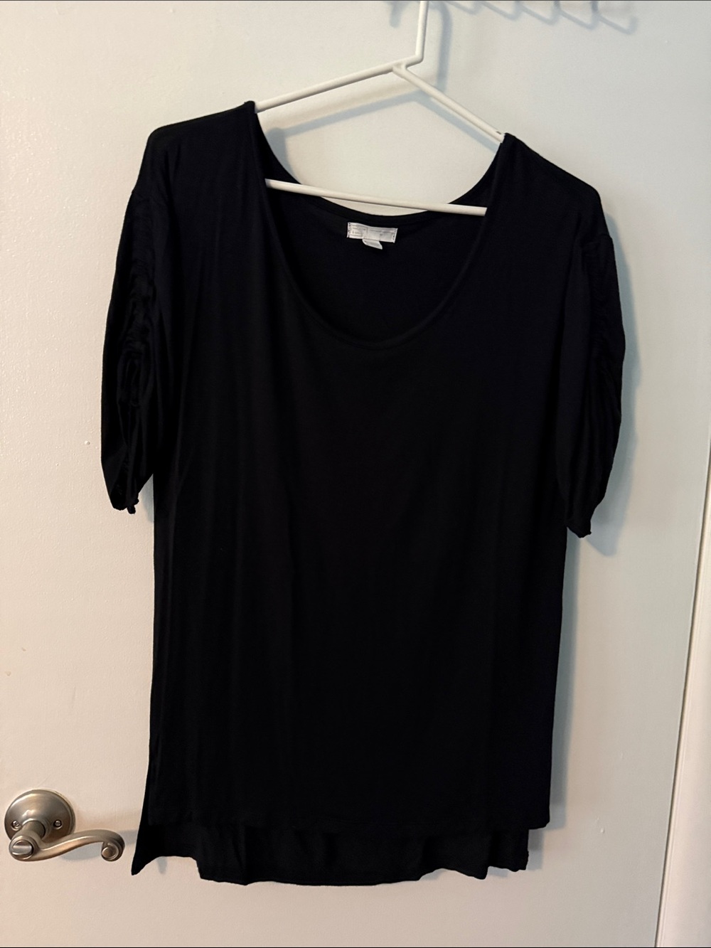 14th & Union Black Scoop Neck Short-Sleeve Top